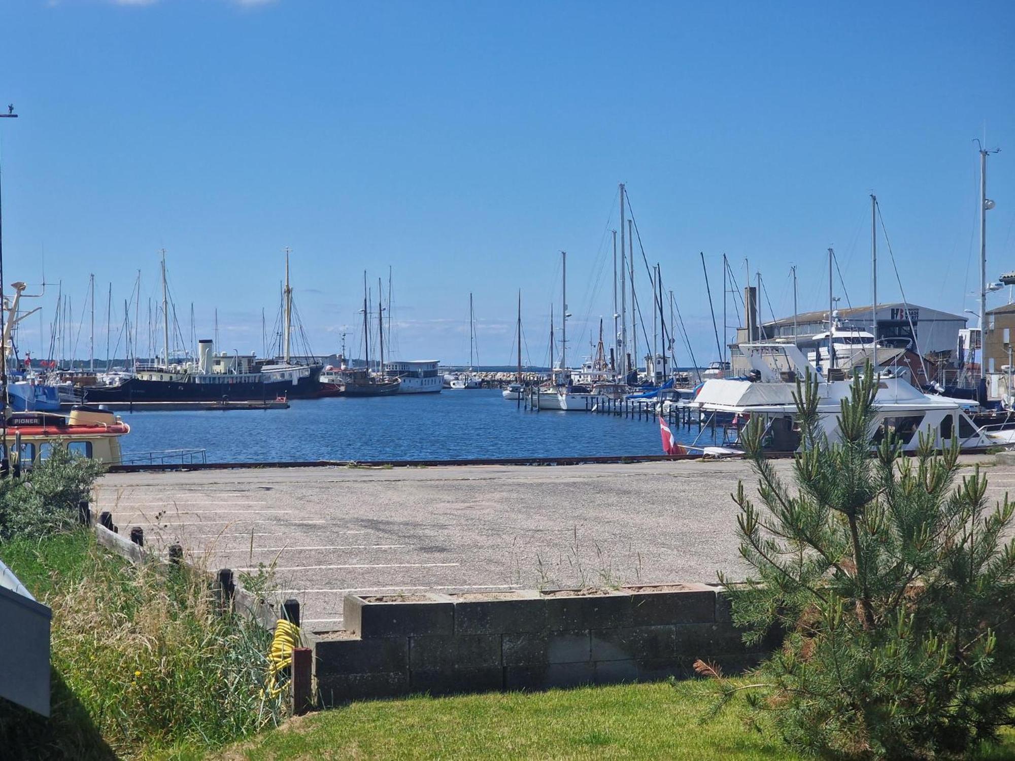 Harbour Inn Hundested Exterior photo